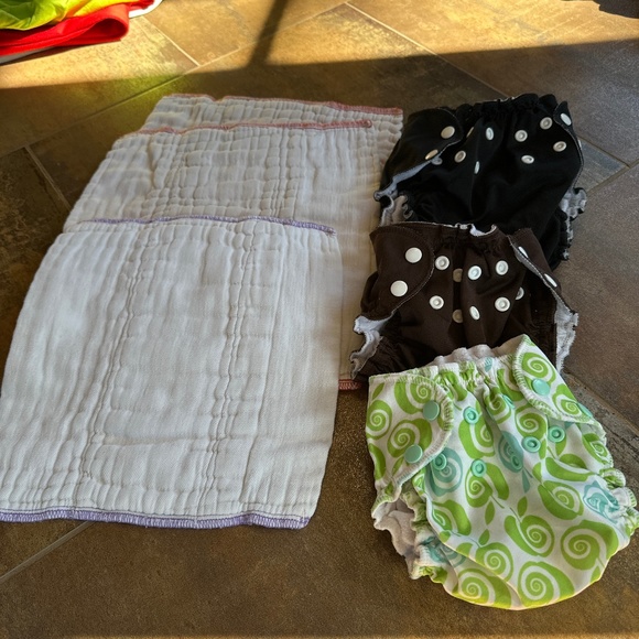 Applecheeks pocket diapers and prefolds - Picture 1 of 1
